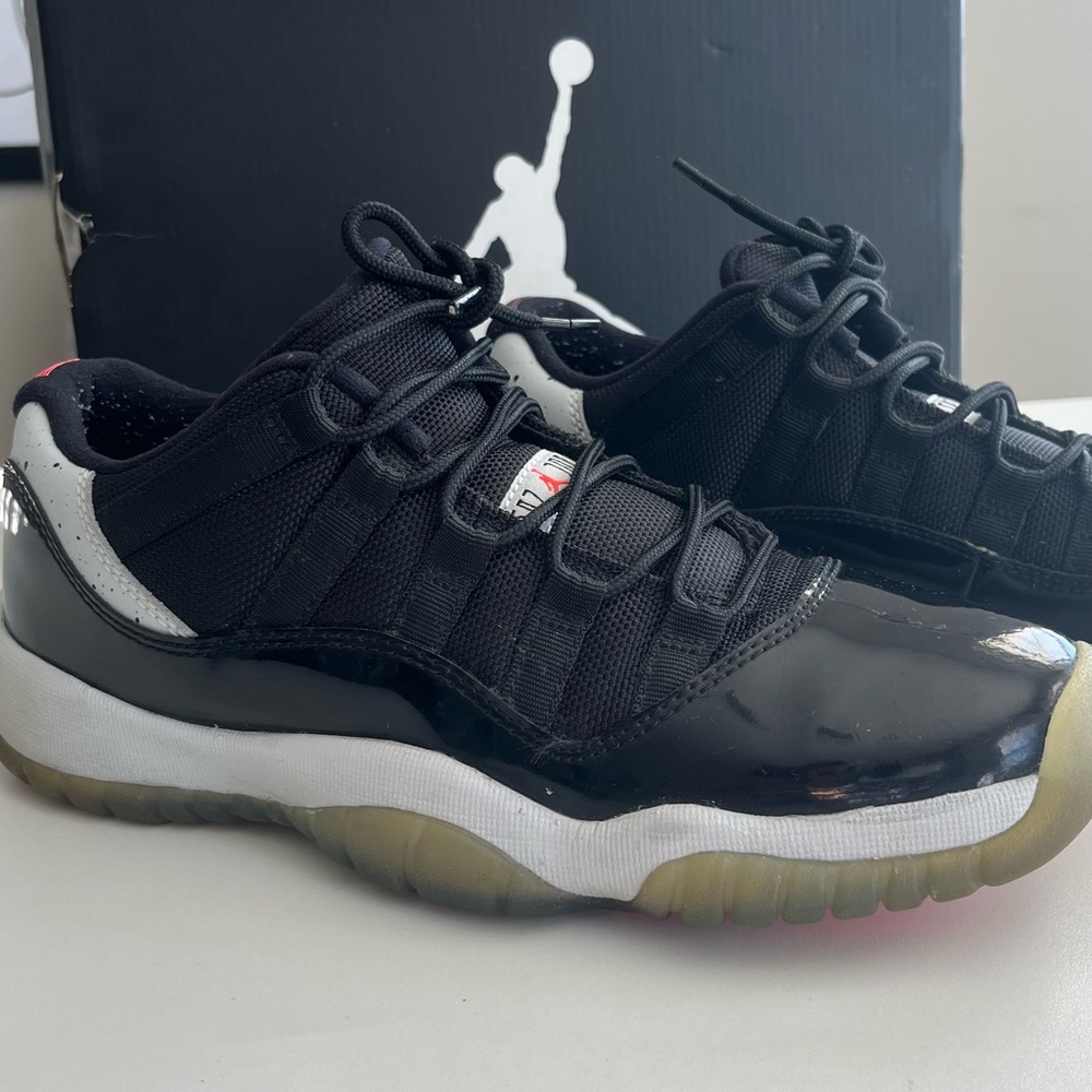 Jordan Retro 11 Low Size 6.5Y Big Kids (8 Women’s)